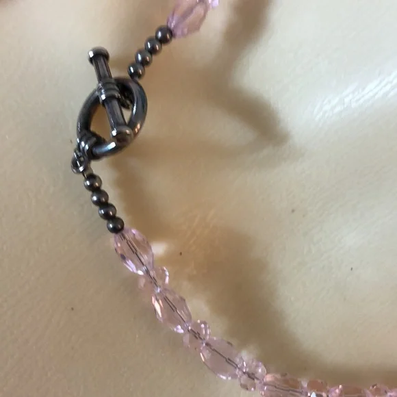 Pink crystal with stone pendant necklace - Picture 7 of 8
